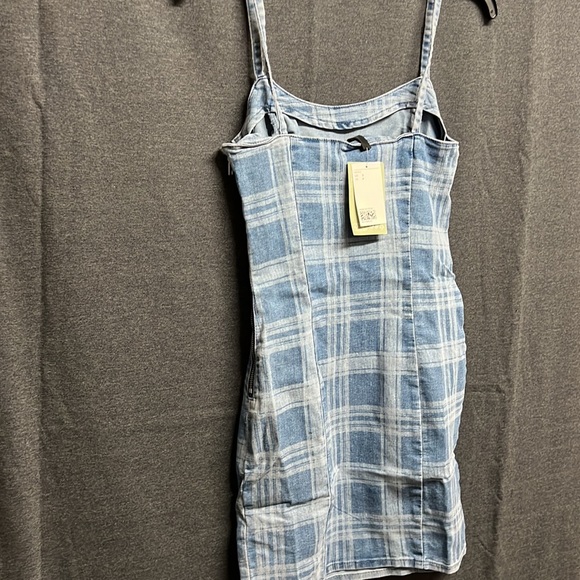 💥3/$15💥NWT - H&M Divided Fitted Denim Dress in Blue - Size Small - Picture 12 of 14